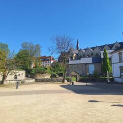 Kardinal-Degenhardt-Platz an der Pader