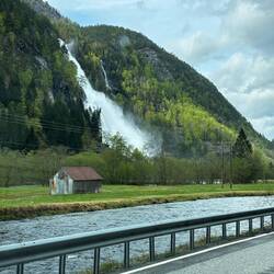 Altra cascata lungo la strada