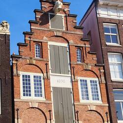 One of the older homes we passed from 1590