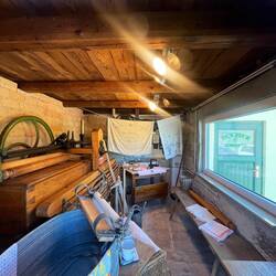 ..über das Thema Waschen in der Zeit des Eisernen Vorhangs heraus.