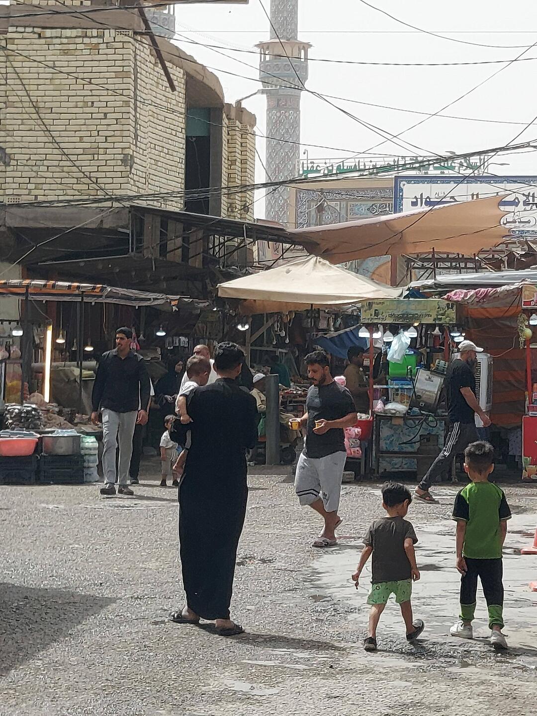 Kufa auf dem Weg zur Moschee