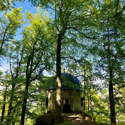 Den Pavillon am Kleinen Winterberg erreichen wir auch ohne die..