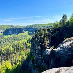 ..um die letzte Erhöhung des Tages in Angriff zu nehmen.