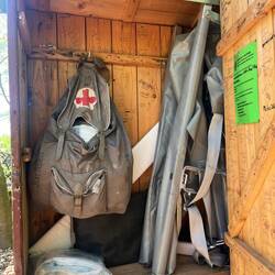 ..durchaus interessanten Erste-Hilfe-Ausstattung des Nationalparks.