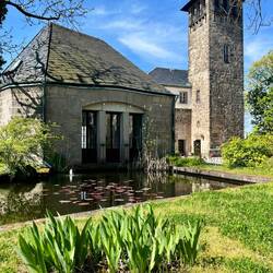 Die 900 Jahrte alte Burg diente jedoch nicht nur als Grundherrschaftsburg, sondern..