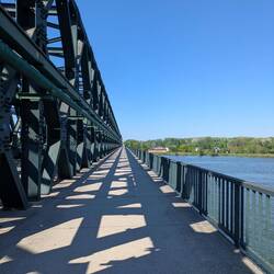 Weiter geht's über die Brücke