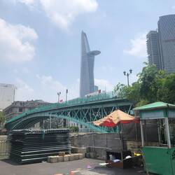 Cầu Mống 130 ans passerelle piétonne