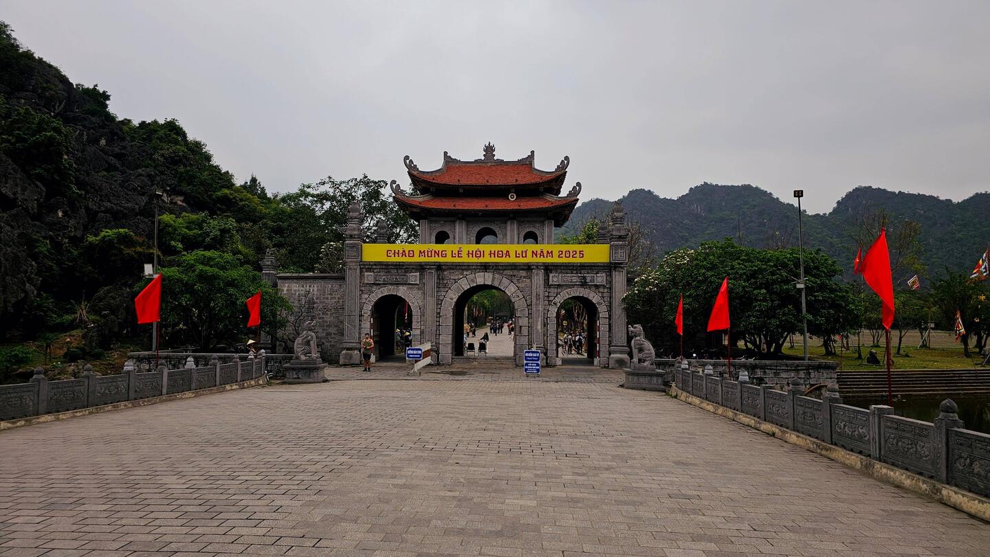 Eingang zur alten Hauptstadt Hoa Lư