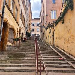 Viele Treppen nach oben
