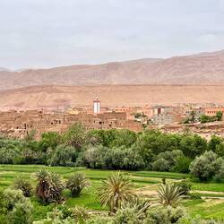 Lehmbauten und Oasen