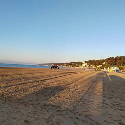 Pripravljajo plažo.