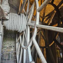 Im Rad mussten Gefangene laufen um Waren hoch ziehen zu können