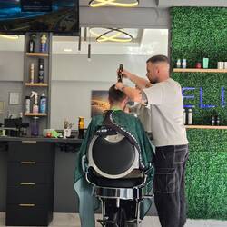 Barber 😶‍🌫️🪒✂️