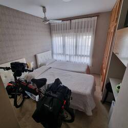 Lauschigen. Fahrrad 5 Euro extra. Pupsköpfe!