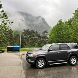 Nebelverhangene Berge