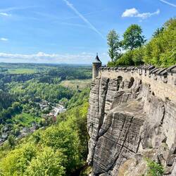 Nicht weniger imposant zeigen sich die Wachtürme auf der..