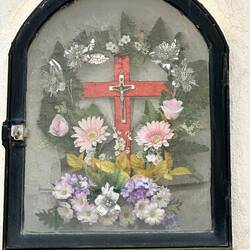 Hornacina (niche with Christian symbolism)