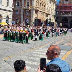 Umzug San'effiso über 50 km bis Pula