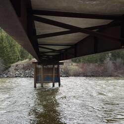 Unter der Brücke