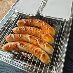 Portugiesische Bratwürste und Gemüse