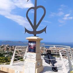 Sullo sfondo l'arcipelago delle Isole Frioul.