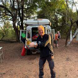 Trockenübung im Tse-Tse-Klatschen.