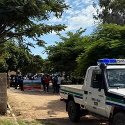 Tatsächlich: 1. Mai Demo in Sambia! Sachen gibt's...
