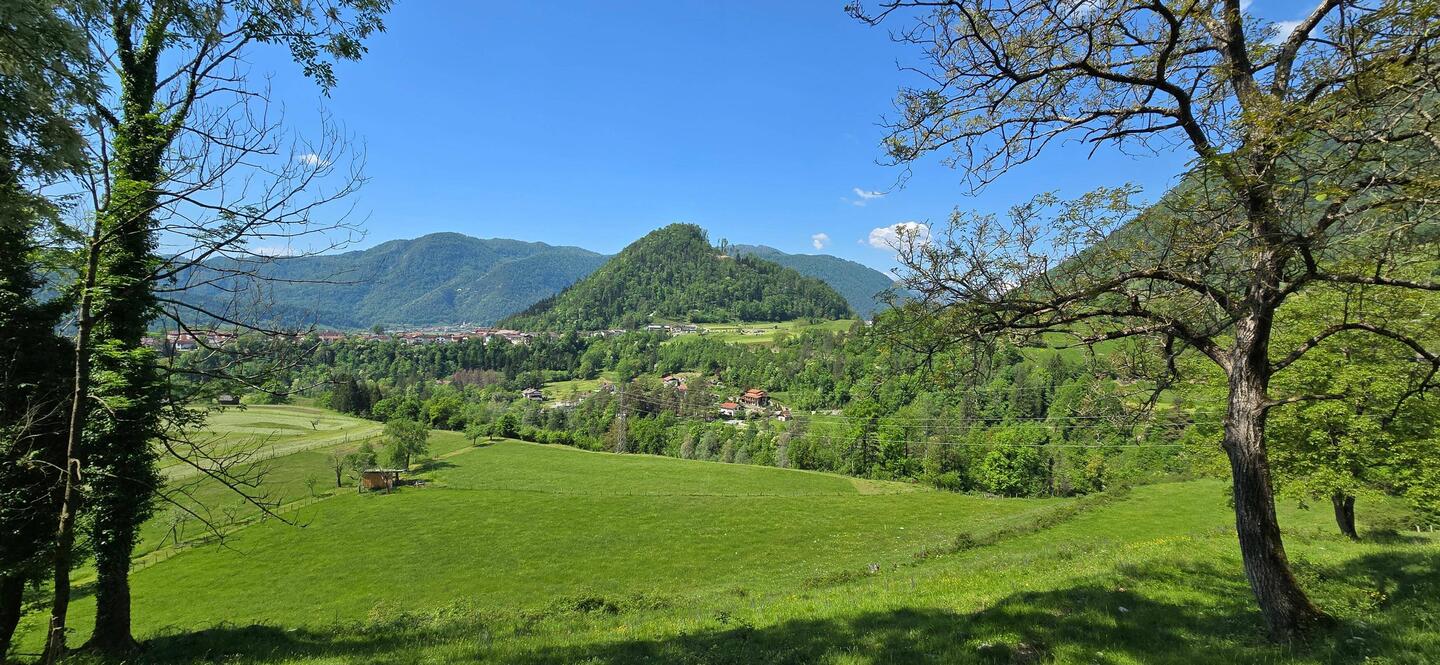 Zu Fuß vom Campingplatz zur Tolmin Klamm