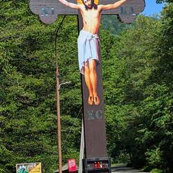 Einmal muss es sein, das Bild von so einem Kreuz. In ganz Rumänien stehen die herum