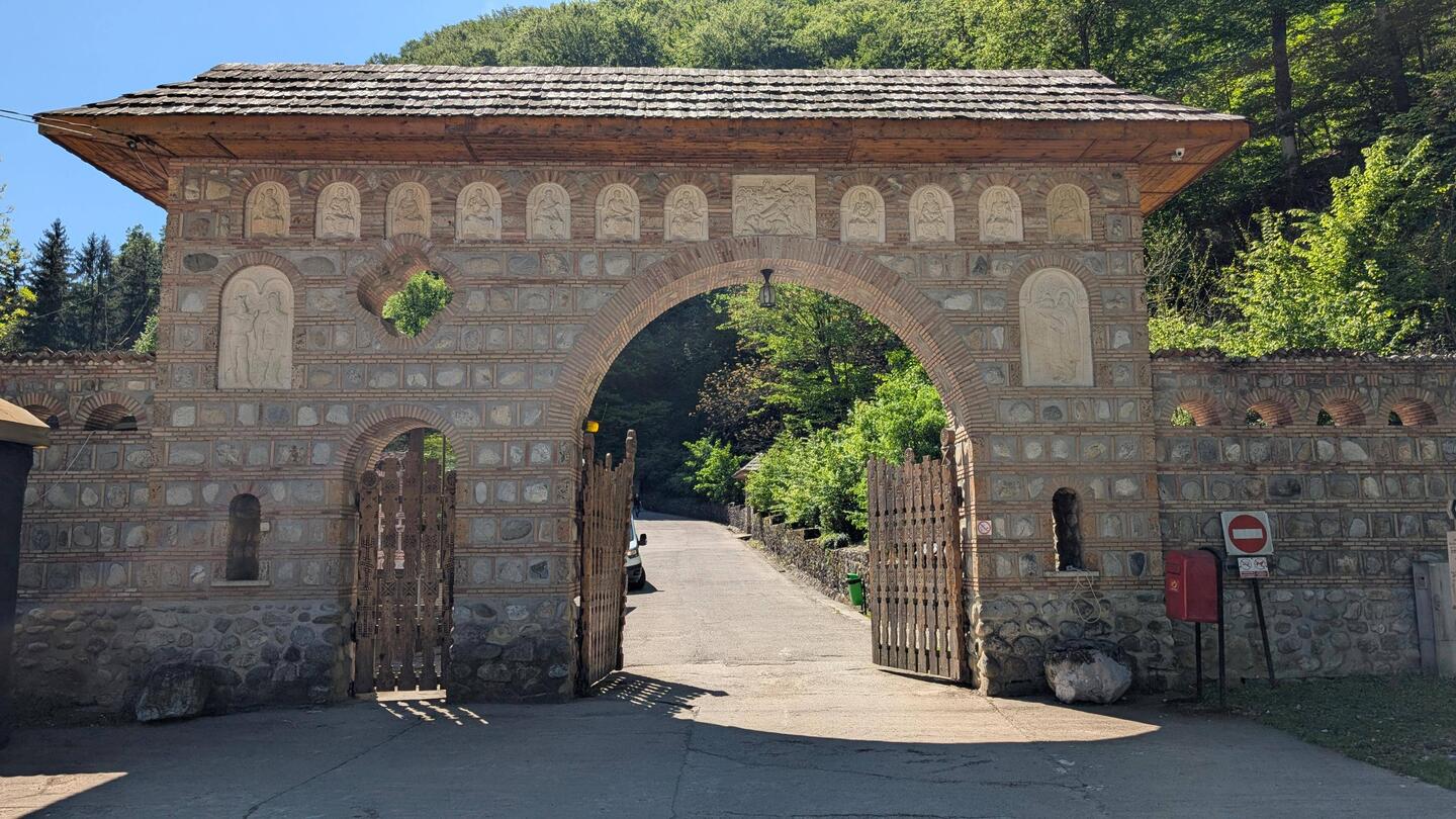 Eingang zum Kloster