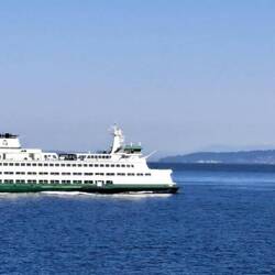 A ferry just like ours headed back & w/ stunning backdrop.