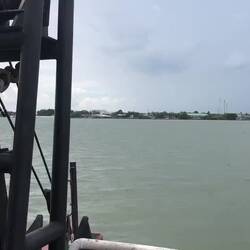 bras de 2km de large