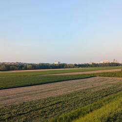 Die Burg ist schon weit vor der Grenze sichtbar
