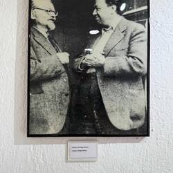 Diego Rivera hat sich beim Präsidenten dafür eingesetzt, dass Trotzki politisches Asyl erhält.