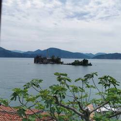 E Feschtigsinsle bi Cannobio. Ab Juli wieder offe zum besichtige