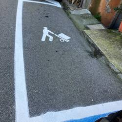 so äng wie's do isch bruucht alles siin Platz