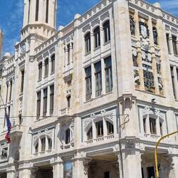 Hôtel de ville de Cagliari. Ce palais de style éclectique a été construit au début du XXe siècle.