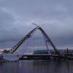 Matagarup Bridge und Optus Stadium.