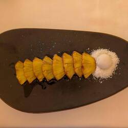 Ananas mit Kokoseis