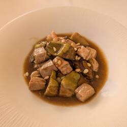 Sautierter Thunfisch mit Steinpilzen und karamellisierten Artischocken