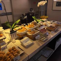 han mir in Manila de Ihtritt ih e Lounge gholt