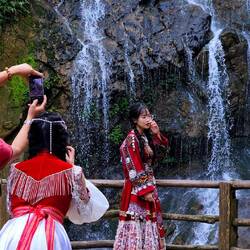 Neben dem Wasserkraftwerk.