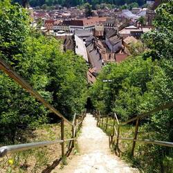 steilä Ufstieg zum Ussichtsturm