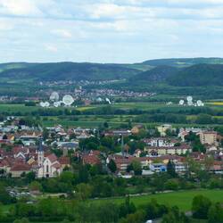 Blick auf die Erdfunkstelle Fuchsstadt