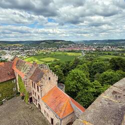 Blick auf Hammelburg von der Burg Saaleck