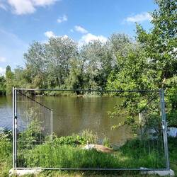 My home is my castle.