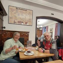 Beide Speisen mit bayerischem Blaukraut.