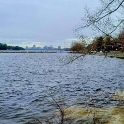 Fluss Ottawa mit der Staatsgrenze