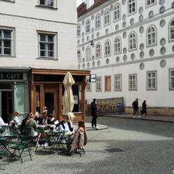 Kleines Café, where Céline and Jesse get their palms read