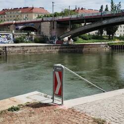 The poet's steps on the Donaukanal